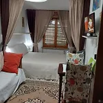 לינה וארוחת בוקר Ma Maison גובונה